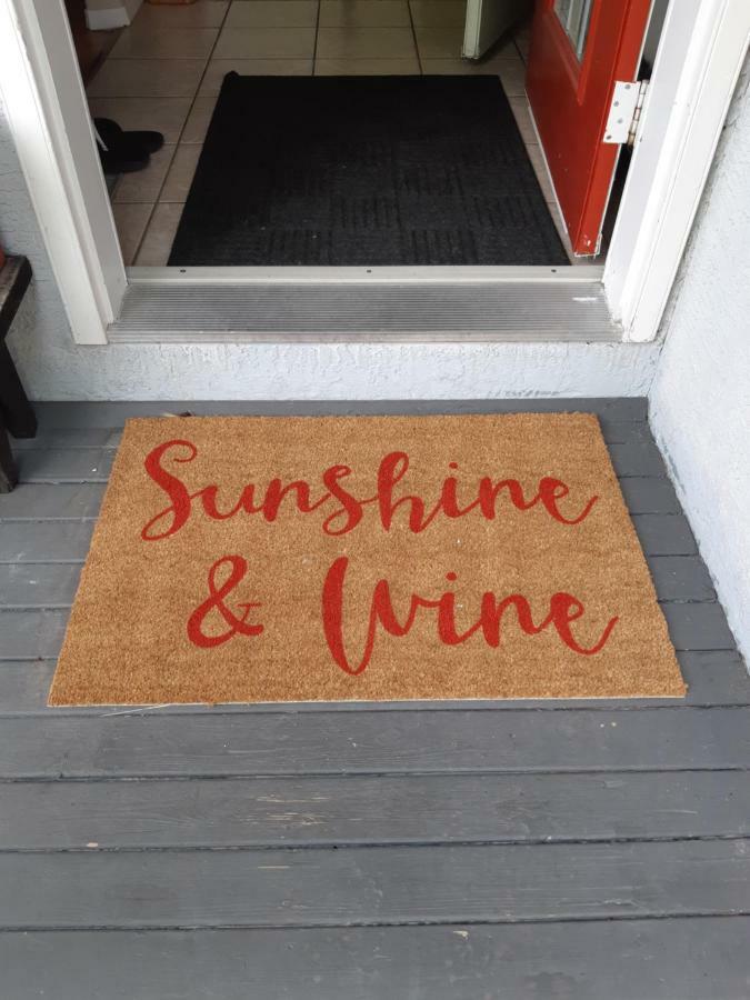 מלון פנטיקטון Sunshine And Wine Loft מראה חיצוני תמונה